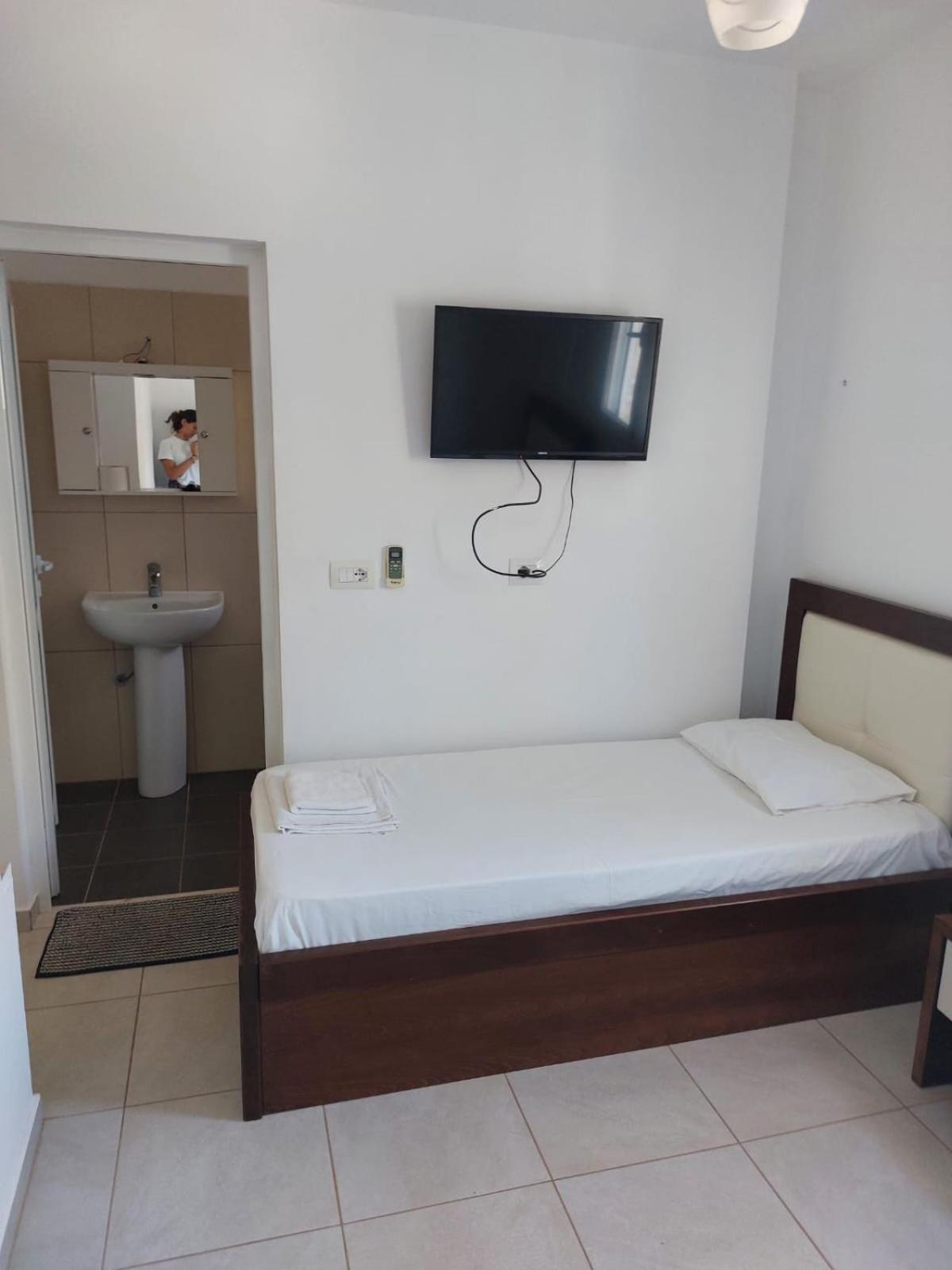 Hotel Jali Himare Exterior photo